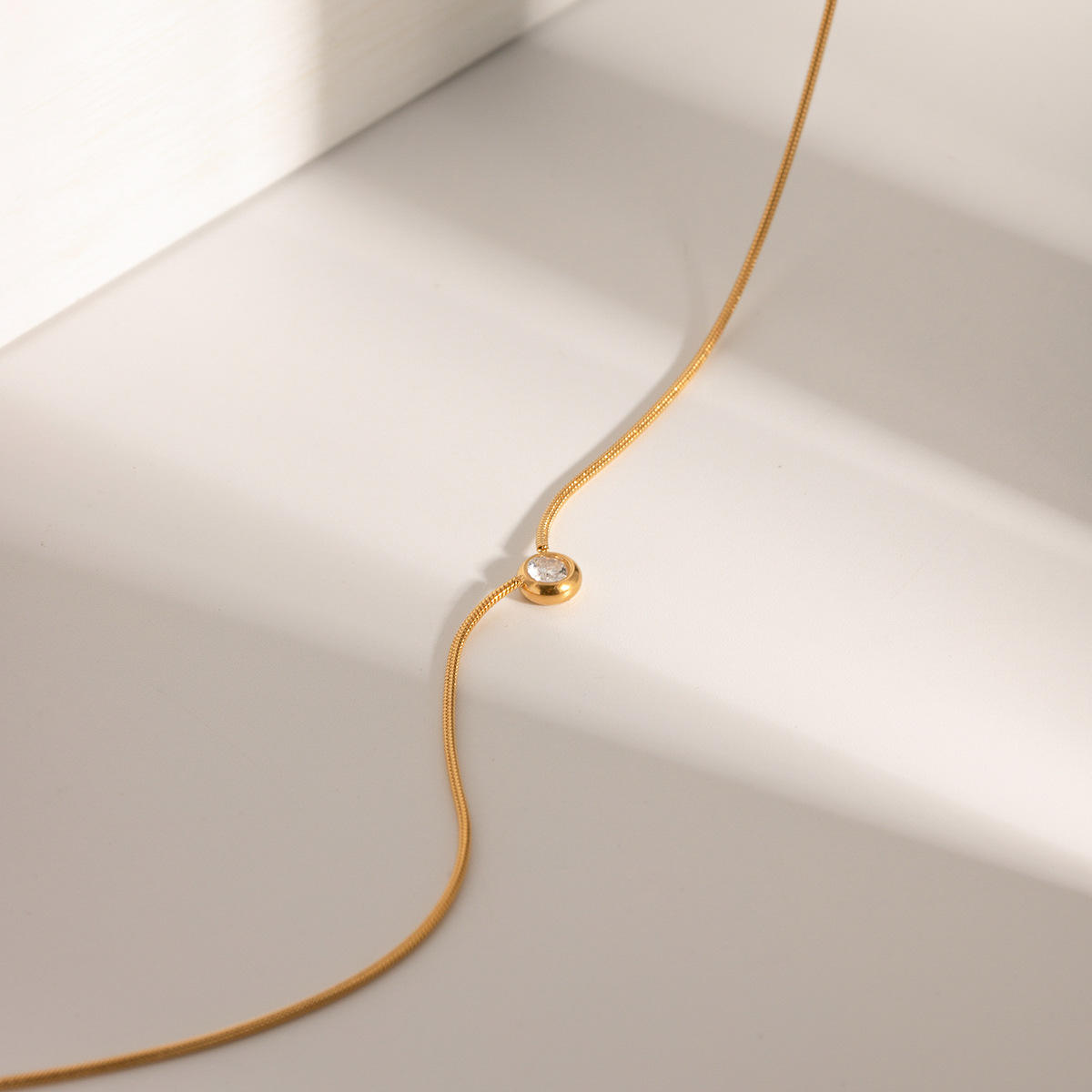 Aura Bezel Solitaire Floating Necklace