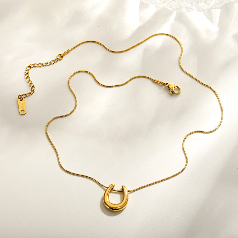 Fortuna Horseshoe Slider Necklace